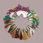 Couronne décorative upcyclée printemps